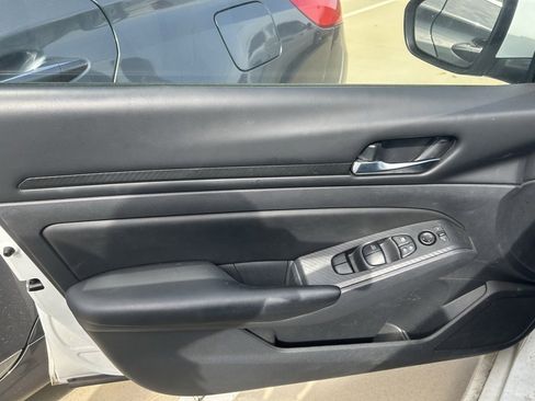 Used 2022 Nissan Altima 2.5 S image 9