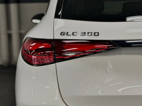 Used 2026 Mercedes-Benz GLC 300 image 13