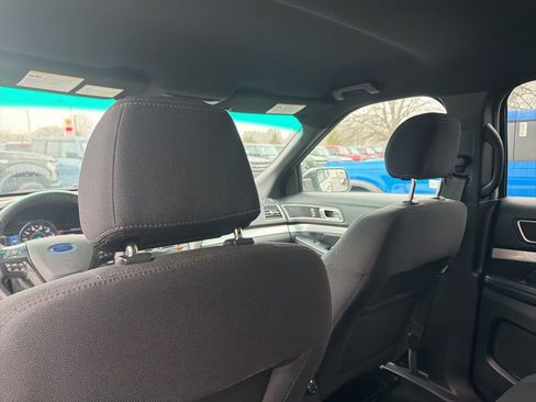 Used 2016 Ford Explorer XLT w/ Equipment Group 201A image 28