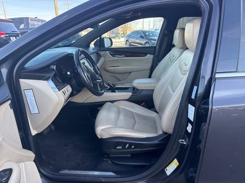 Used 2019 Cadillac XT5 Luxury image 11