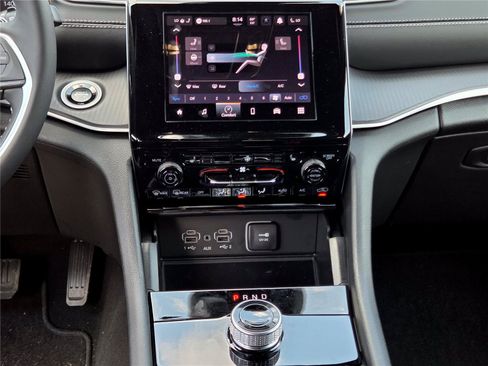 New 2025 Jeep Grand Cherokee Altitude RWD image 42