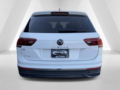 Used 2022 Volkswagen Tiguan SE image 6