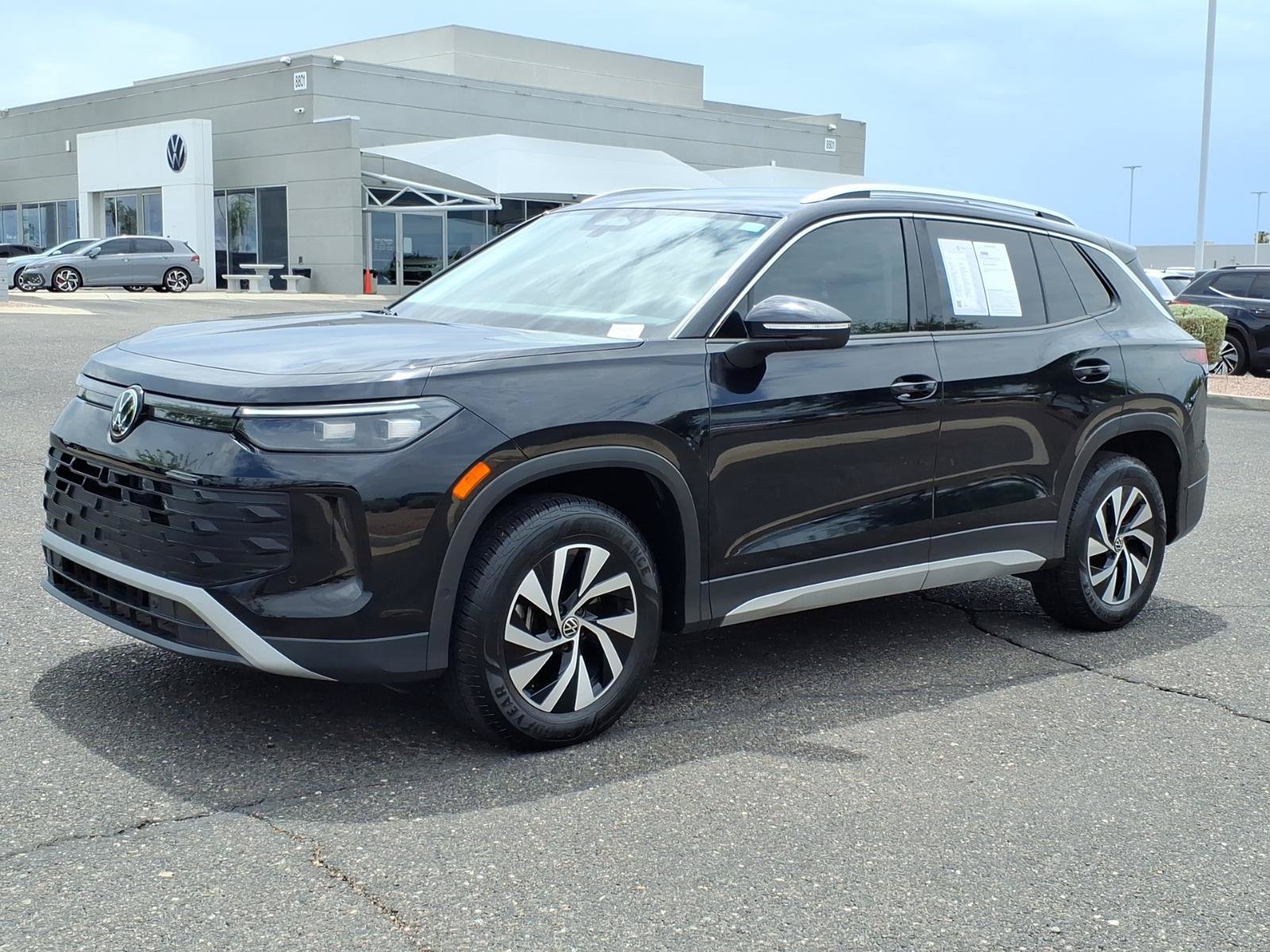 Certified 2025 Volkswagen Tiguan S AWD/4WD image 3