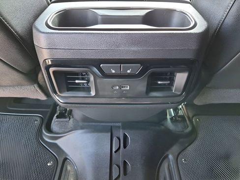 Used 2025 GMC Sierra 1500 AT4 w/ AT4 Premium Package AWD/4WD image 21