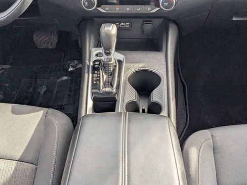 Used 2025 Nissan Altima 2.5 SV FWD image 17