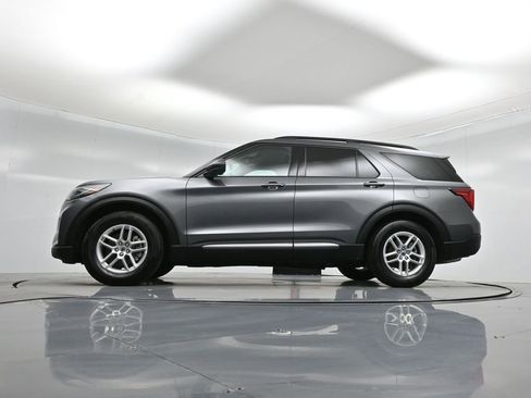 Used 2025 Ford Explorer Active image 7