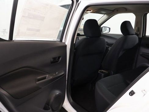 New 2025 Nissan Kicks Play S image 22