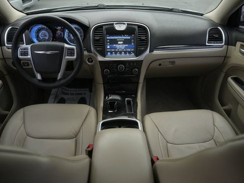 Used 2014 Chrysler 300 image 20