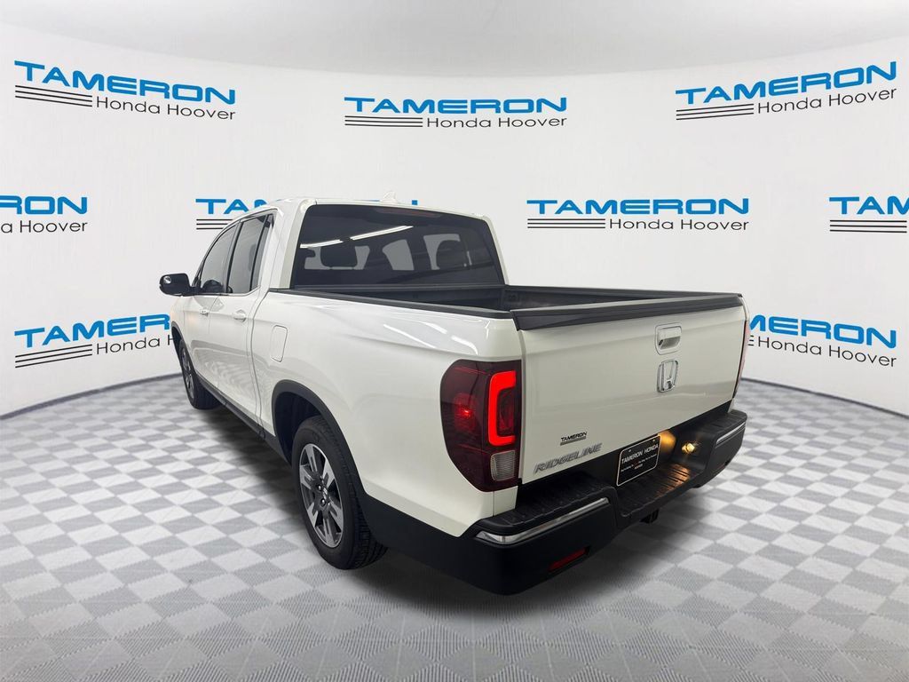 Used 2017 Honda Ridgeline RTL-T image 3