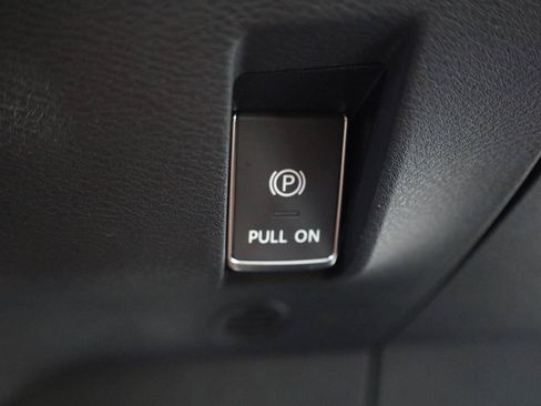 Used 2023 Nissan Ariya FWD image 40