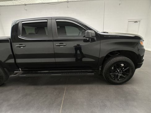 Used 2022 Chevrolet Silverado 1500 Custom w/ LPO, Dark Essentials Package AWD/4WD image 19