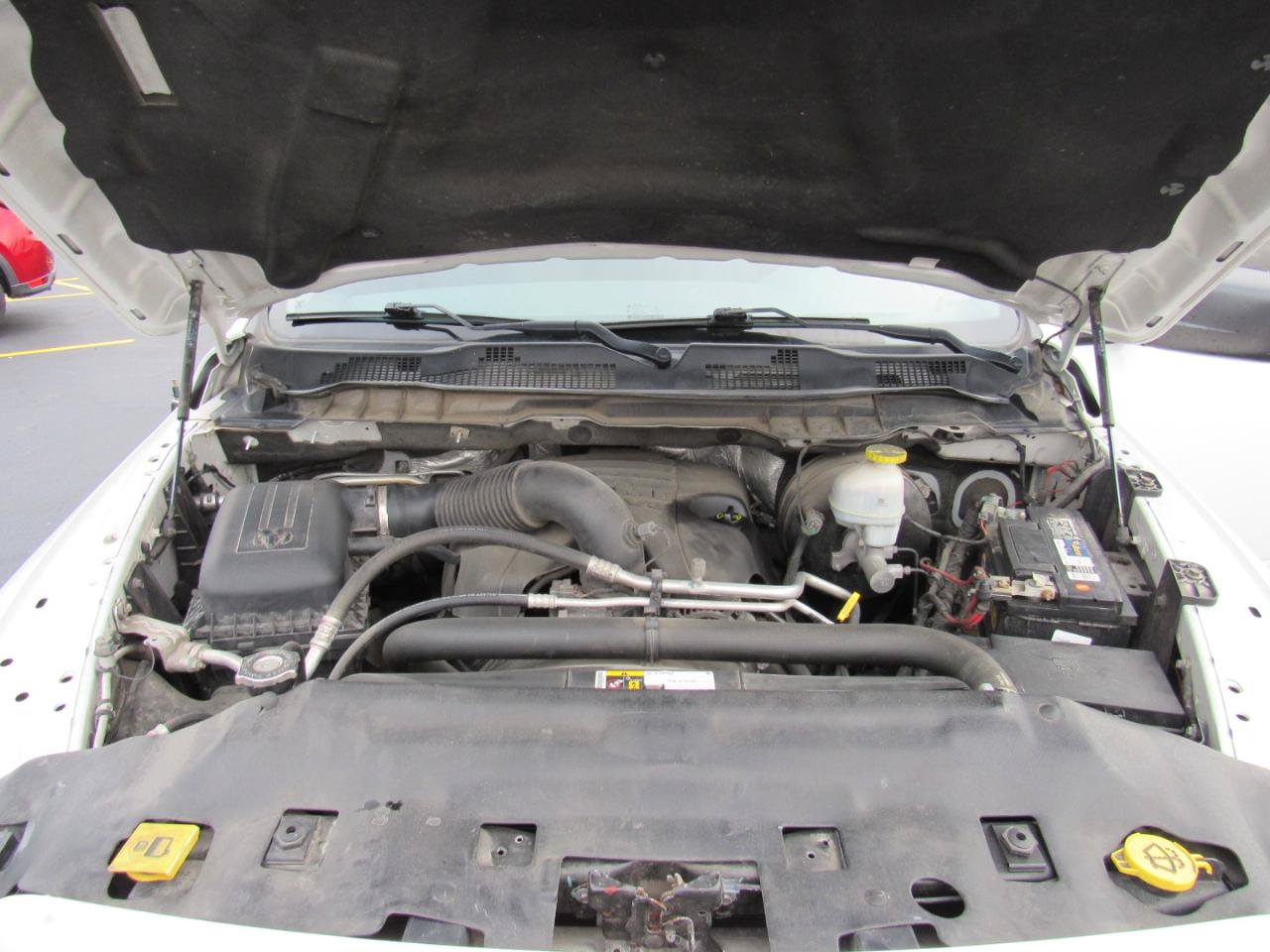 Used 2020 RAM 1500 Tradesman w/ Chrome Appearance Group RWD image 32