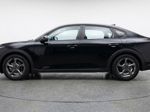 Used 2025 Kia K4 LXS image 5