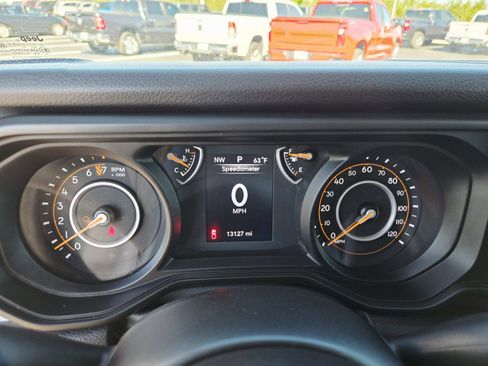 Used 2024 Jeep Gladiator Sport image 26
