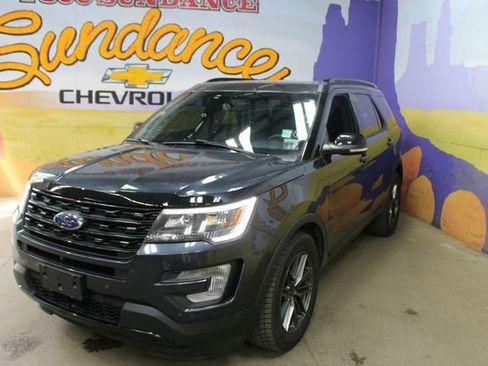 Used 2017 Ford Explorer Sport AWD/4WD image 4