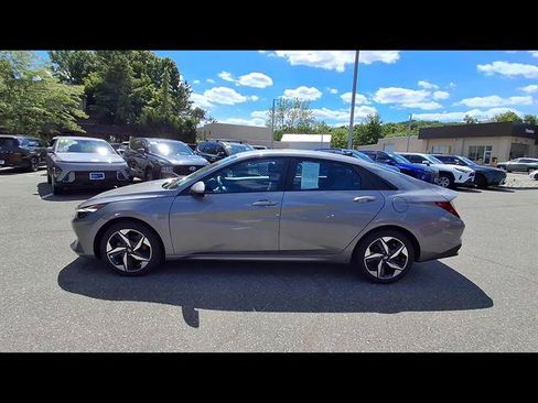 Certified 2023 Hyundai Elantra SEL w/ Convenience Package FWD image 5