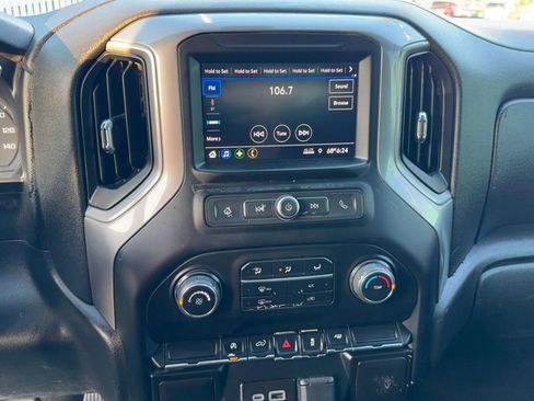 Used 2022 Chevrolet Silverado 1500 Custom image 18