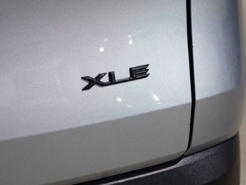 Used 2024 Toyota Grand Highlander XLE image 11