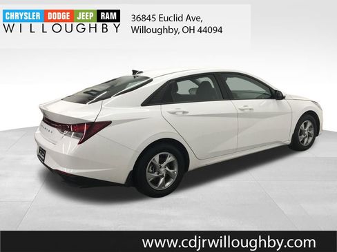 Used 2023 Hyundai Elantra SE image 5