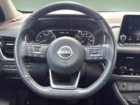 Used 2023 Nissan Rogue SL AWD/4WD image 9