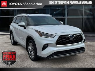 Used 2023 Toyota Highlander Platinum AWD/4WD video 1