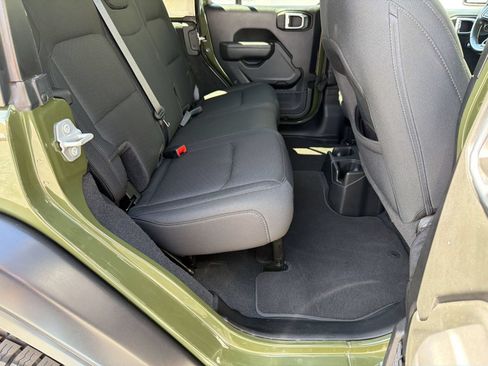 Used 2022 Jeep Wrangler Unlimited Sport AWD/4WD image 29