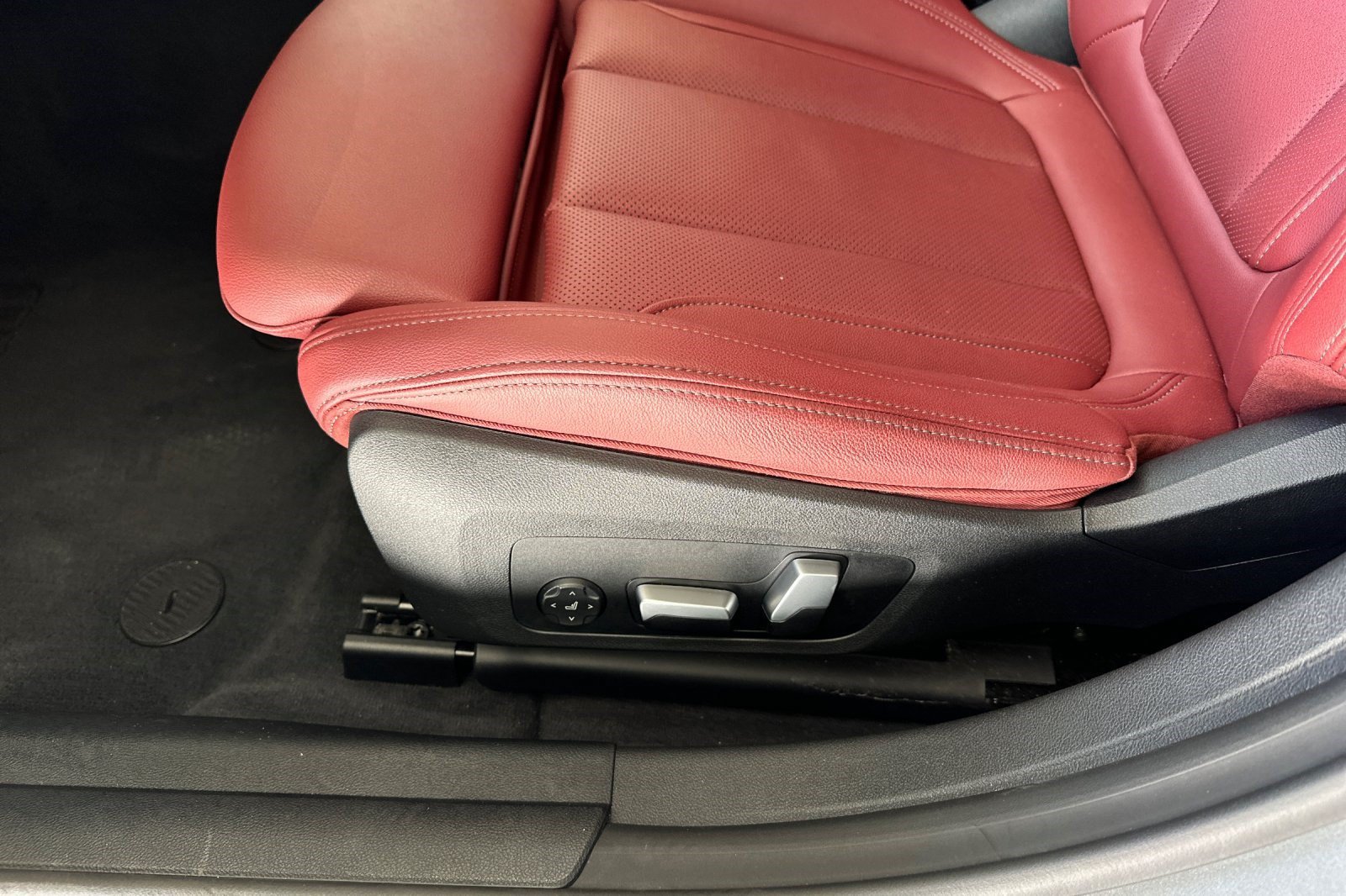 Used 2024 BMW i4 eDrive35 w/ Premium Package RWD image 15