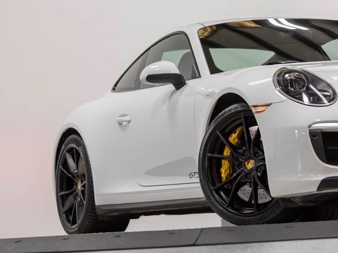 Used 2019 Porsche 911 Carrera GTS RWD image 31