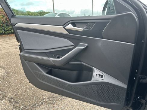 Used 2025 Volkswagen Jetta SE image 20