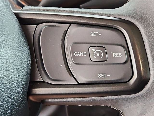 Used 2023 Jeep Gladiator Sport AWD/4WD image 23