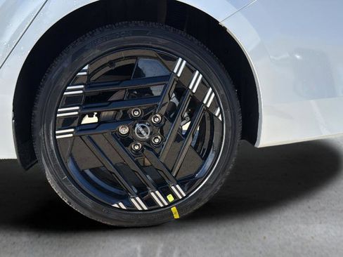 New 2026 Nissan Sentra SR FWD image 15