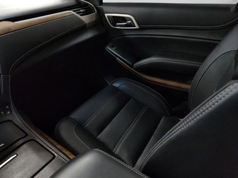 Used 2020 GMC Yukon Denali w/ Denali Premium Package image 25