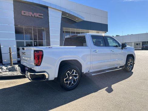 New 2026 GMC Sierra 1500 SLT w/ SLT Premium Package image 3