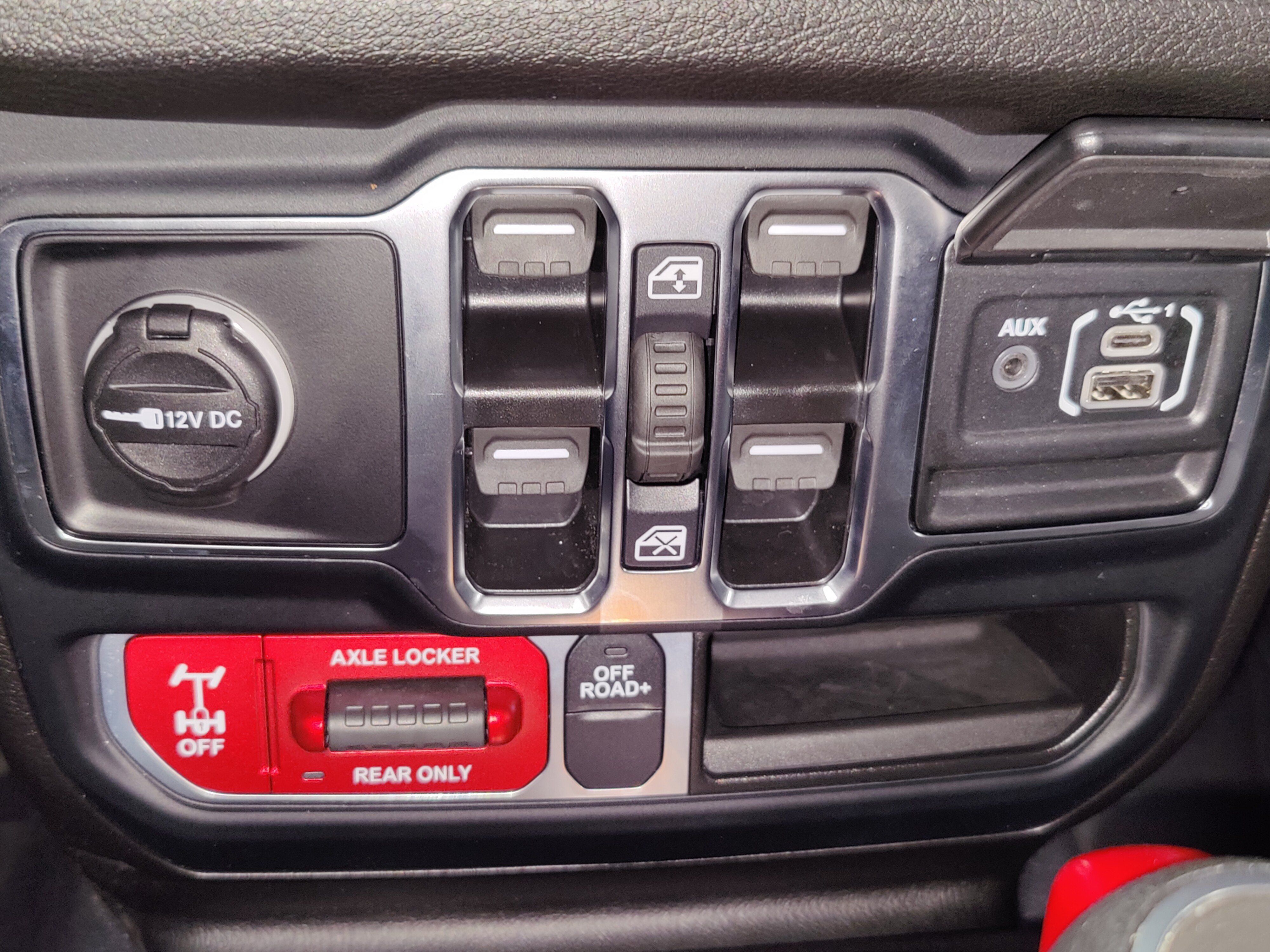 Used 2024 Jeep Wrangler Unlimited AWD/4WD image 19