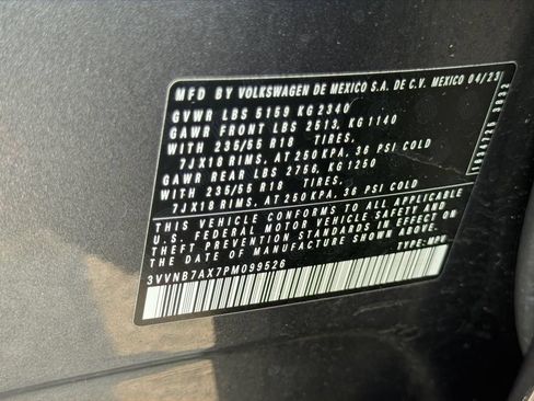 Used 2023 Volkswagen Tiguan SE w/ Panoramic Sunroof Package FWD image 29