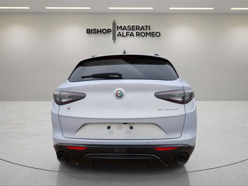 New 2025 Alfa Romeo Stelvio Sprint image 6