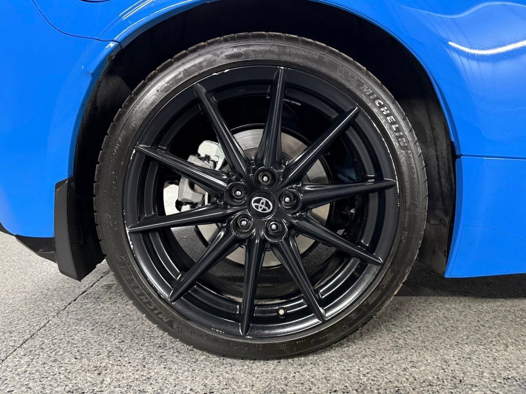 Used 2024 Toyota GR86 Premium RWD image 10