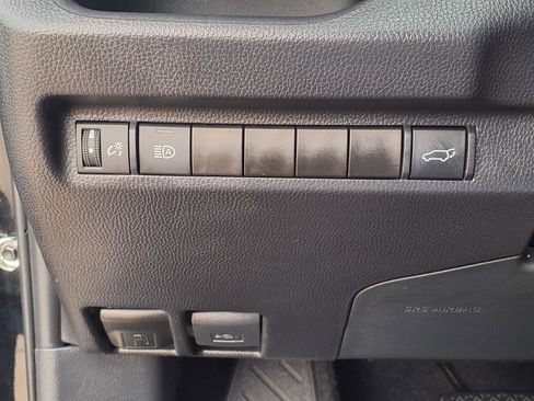 Used 2025 Toyota RAV4 XLE Premium FWD image 24