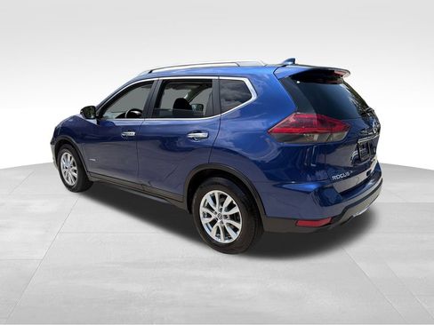 Used 2018 Nissan Rogue SV FWD image 5