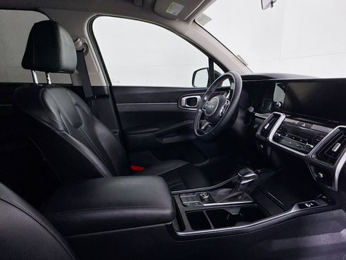 Used 2023 Kia Sorento S image 28