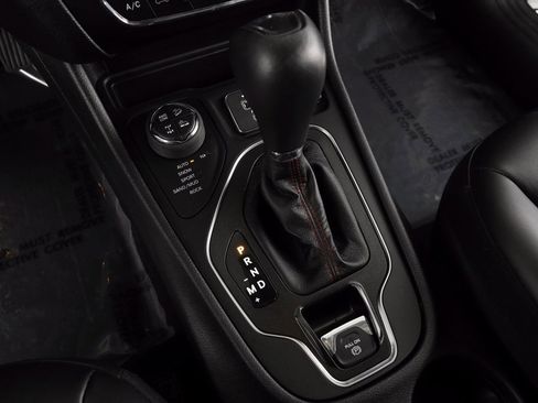 Certified 2021 Jeep Cherokee Trailhawk image 28