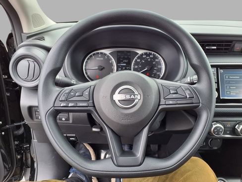 Used 2025 Nissan Kicks Play S FWD image 15