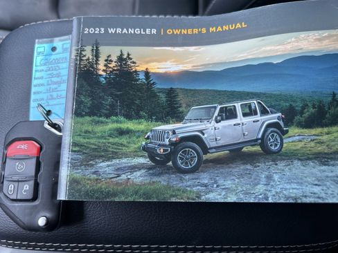 Used 2023 Jeep Wrangler Unlimited Sahara w/ Cold Weather Group AWD/4WD image 19