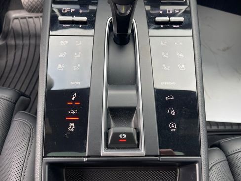Used 2023 Porsche Macan S image 16