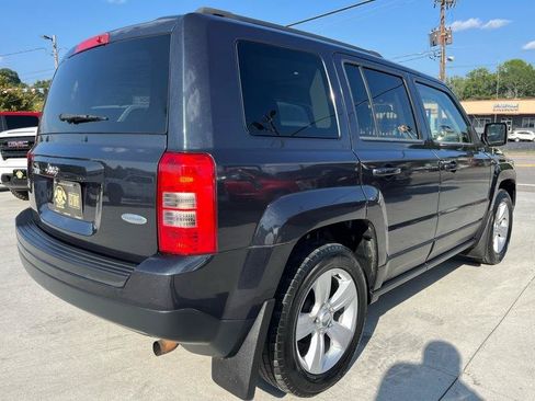 Used 2014 Jeep Patriot Latitude FWD image 7