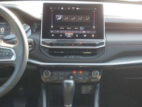 Used 2023 Jeep Compass Trailhawk image 30