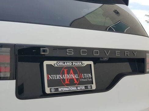 Used 2024 Land Rover Discovery Dynamic SE AWD/4WD image 9