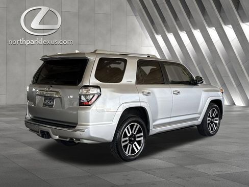 Used 2022 Toyota 4Runner Limited AWD/4WD image 6