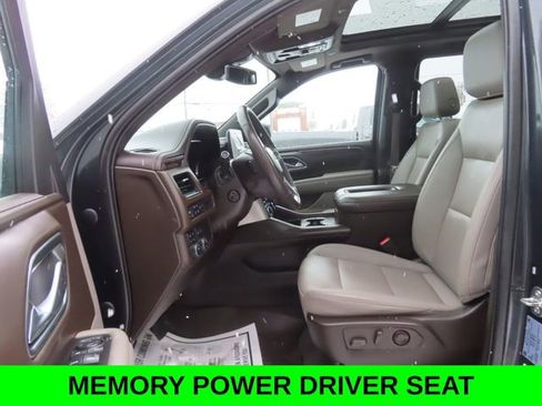 Used 2022 Chevrolet Tahoe LT w/ Luxury Package AWD/4WD image 19