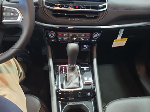 New 2026 Jeep Compass Limited image 14